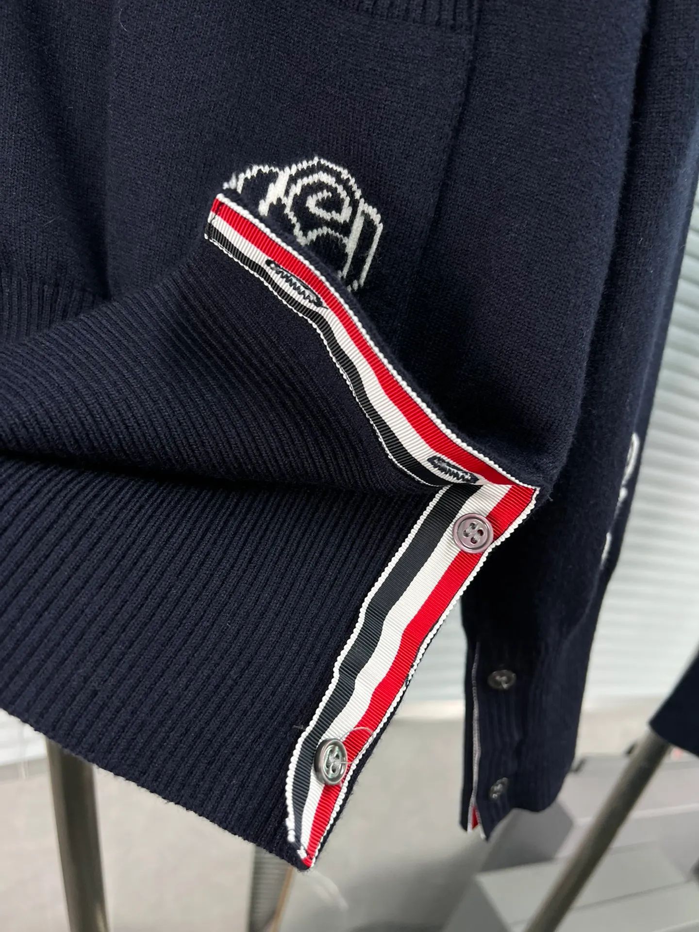 THOM BROWNE🇳🇱 V ： ：Cream White Gray Blue Sizes：0.1.2（S.M.L）